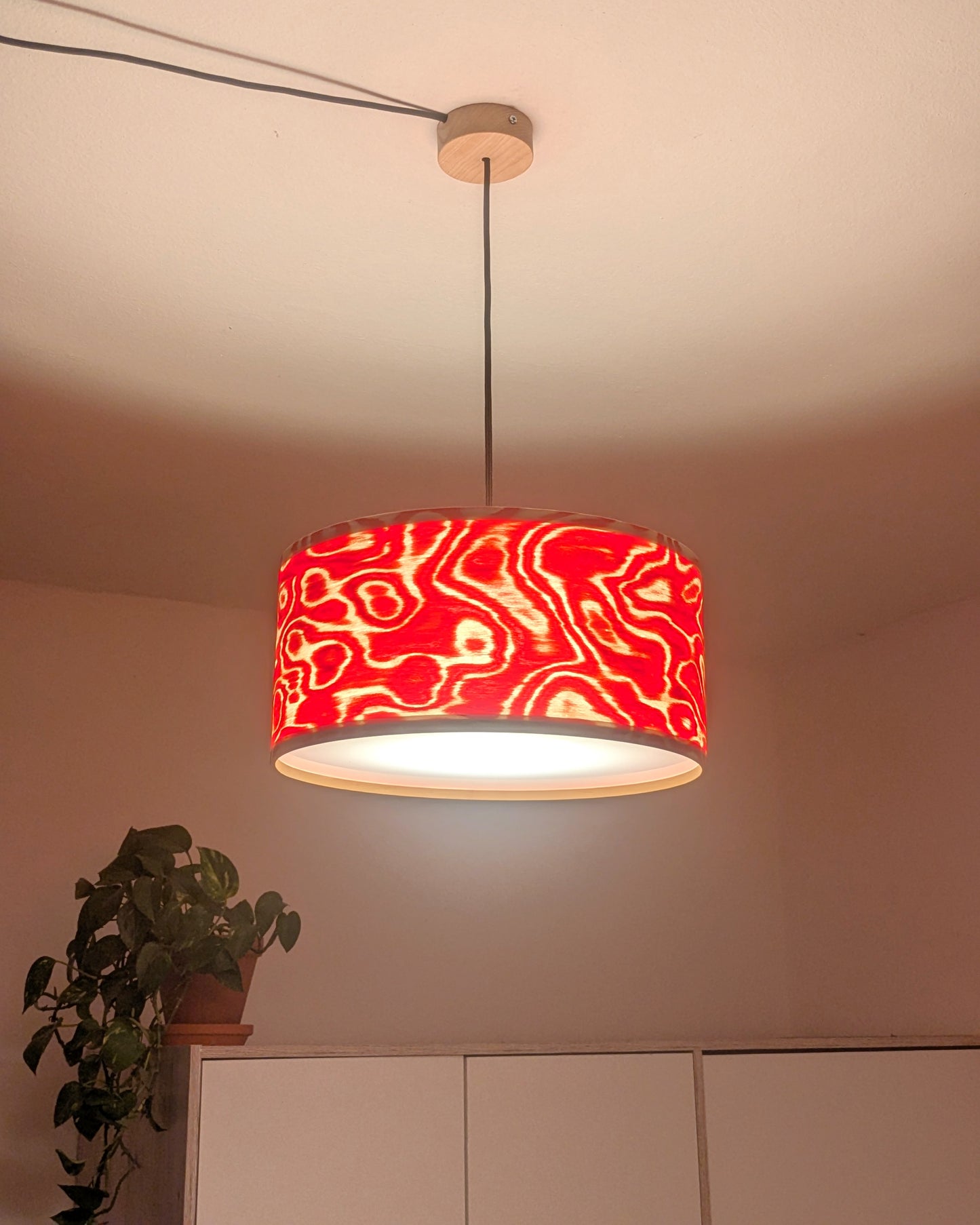 Lampenschirm - Die Rote